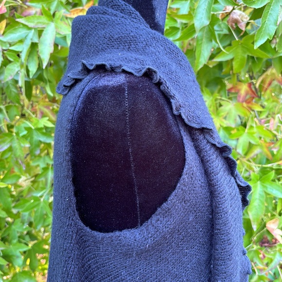 Island Tribe Sleeveless Wrap - Picture 10 of 14